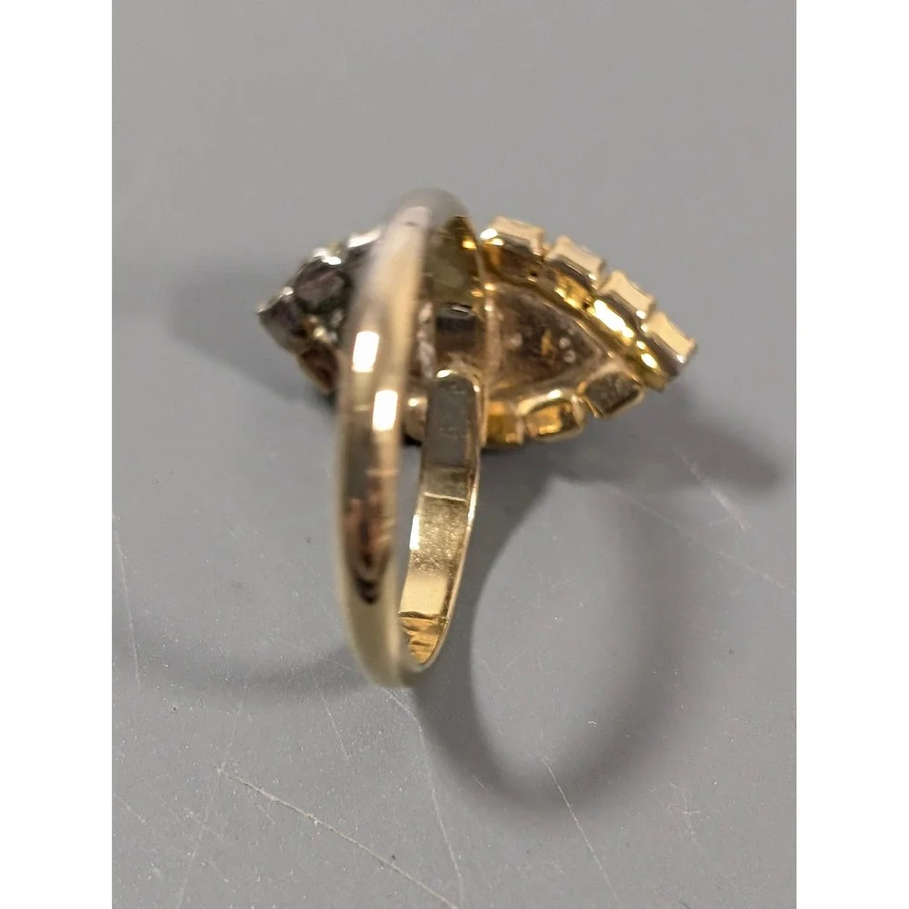 Vintage Green Art Glass Rhinestone Cocktail Ring Gold Tone Size 6.5 Statement